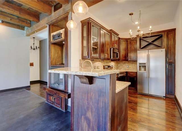 Property at 1111 W 46th St #22, Kansas City, MO 64112, 2 beds, 1 bath