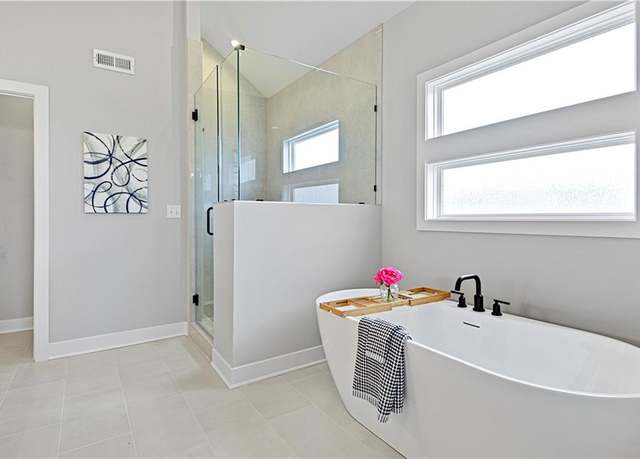 Property at 17421 Gillette St, Overland Park, KS 66221, 5 beds, 4 baths