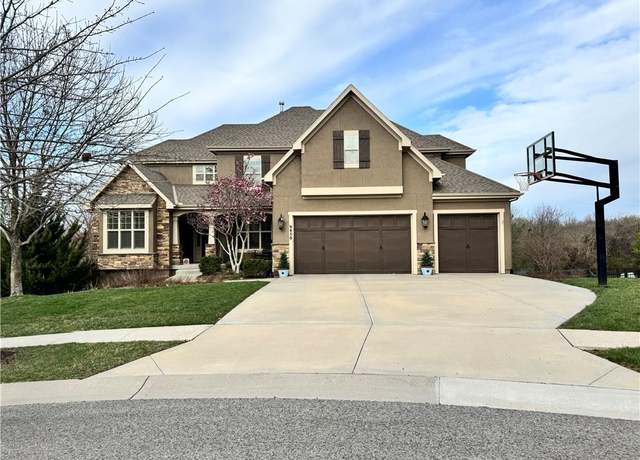 Property at 9450 W 158th Ter, Overland Park, KS 66221, 4 beds, 4.5 baths