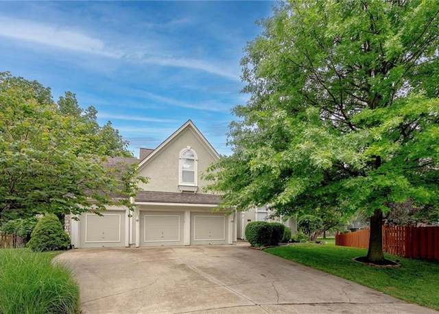 Property at 12565 Wedd St, Overland Park, KS 66213, 4 beds, 4.5 baths