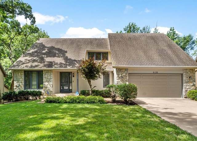 Property at 8120 Acuff Ln, Lenexa, KS 66215, 4 beds, 3 baths