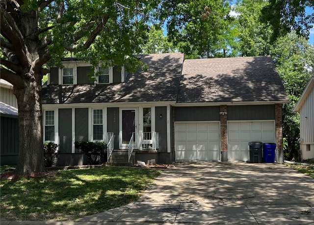 Property at 16304 W 126 St, Olathe, KS 66062, 3 beds, 3 baths