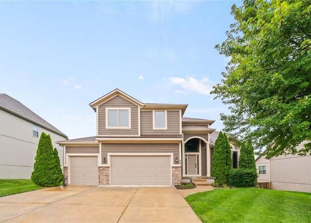 Property at 807 S Franklin St, Raymore, MO 64083, 5 beds, 3.5 baths