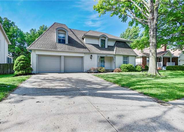 Property at 1121 E Sleepy Hollow Dr, Olathe, KS 66062, 4 beds, 3.5 baths