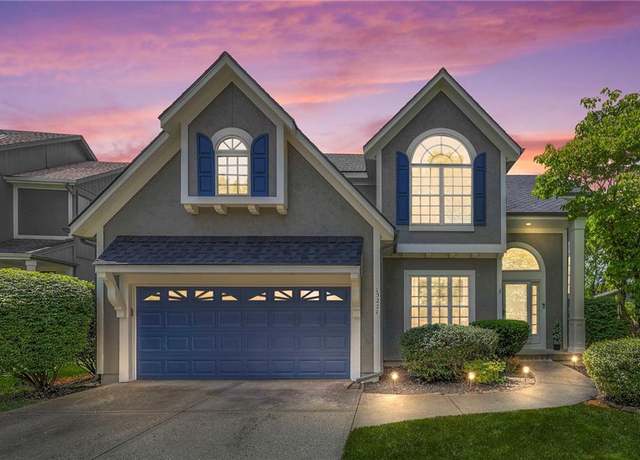 Property at 13221 W 131st St, Overland Park, KS 66213, 4 beds, 3.5 baths