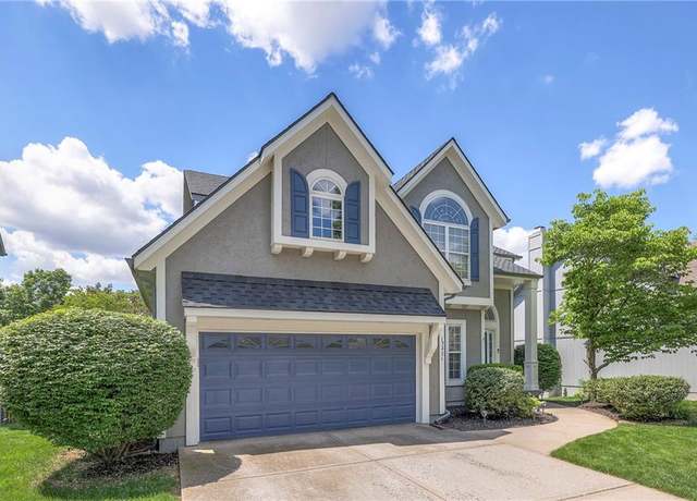Property at 13221 W 131st St, Overland Park, KS 66213, 4 beds, 3.5 baths