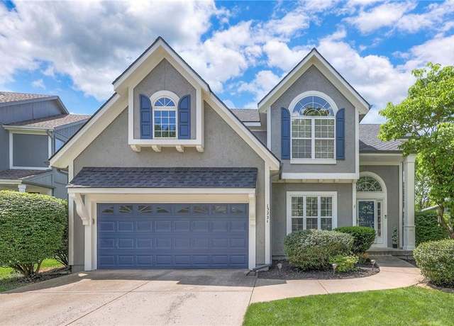 Property at 13221 W 131st St, Overland Park, KS 66213, 4 beds, 3.5 baths
