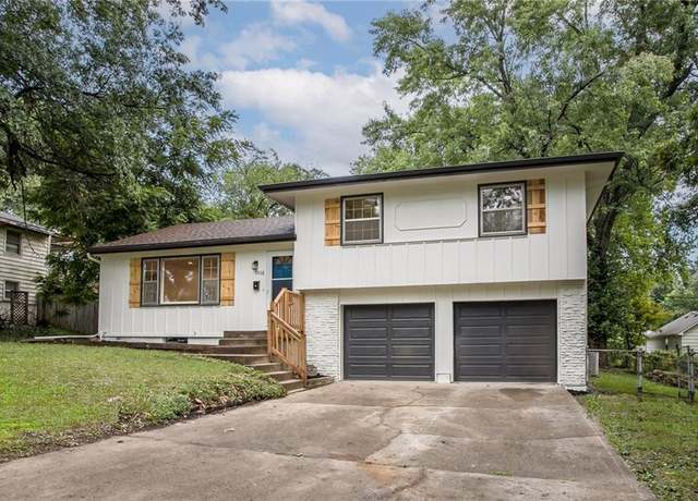 Property at 9308 E 81st St, Raytown, MO 64138, 3 beds, 2 baths