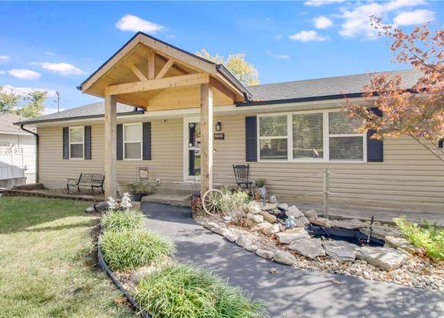 Property at 2001 N Lexington St, Harrisonville, MO 64701, 4 beds, 3.5 baths
