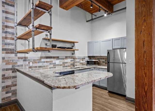 Property at 308 W 8th St #502, Kansas City, MO 64105, 1 bath