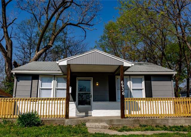 Property at 6936 Kensington Ave, Kansas City, MO 64132, 2 beds, 1 bath