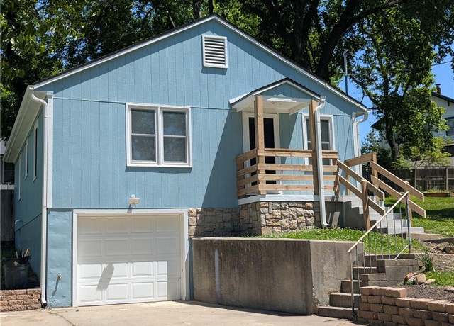 Property at 213 Walnut Ave, Bonner Springs, KS 66012, 2 beds, 1 bath
