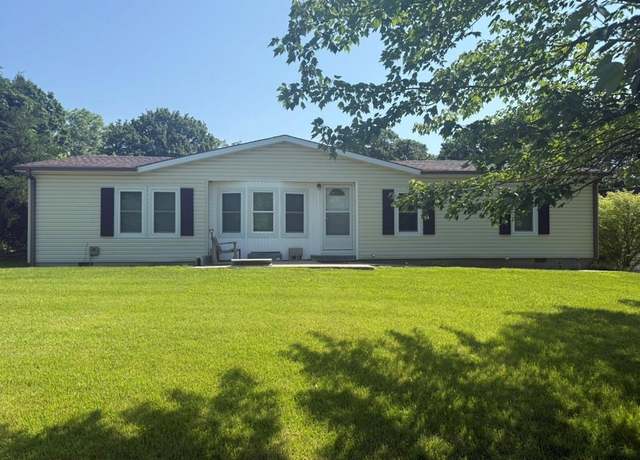 Property at 127 Reel Ct, Gallatin, MO 64640, 3 beds, 2 baths