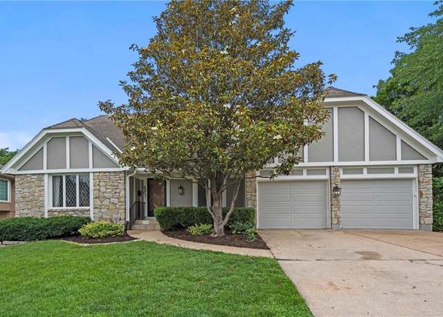 Property at 9602 W 116th St, Overland Park, KS 66210, 4 beds, 3.5 baths