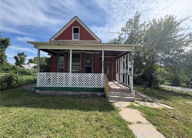 Property at 353 Quindaro Blvd, Kansas City, KS 66101, 4 beds, 1.5 baths