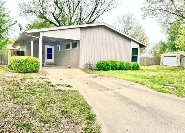 Property at 1916 N 8th St, Independence, KS 67301, 3 beds, 1 bath