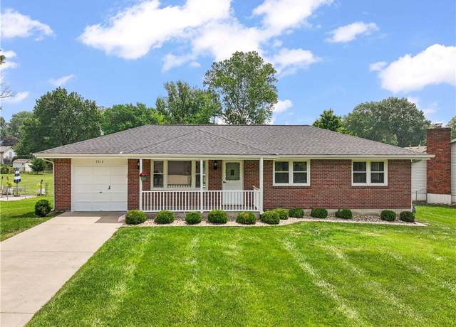 Property at 7313 N Wayne Ave, Gladstone, MO 64118, 3 beds, 1.5 baths
