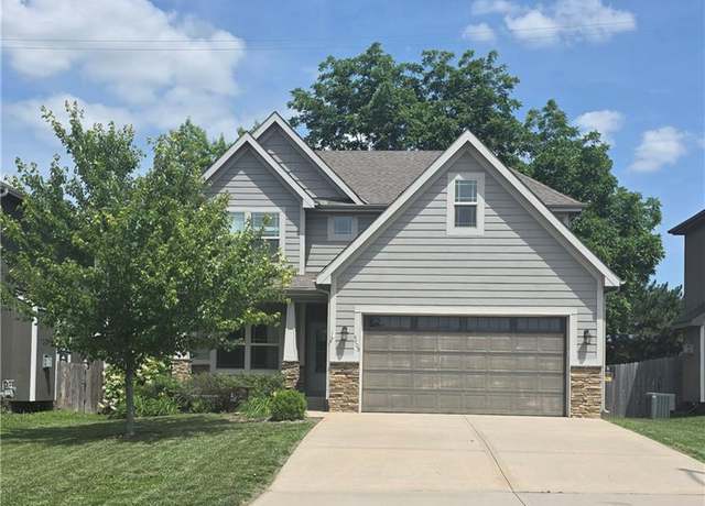 Property at 4409 Ironwood Dr, Leavenworth, KS 66048, 3 beds, 3.5 baths