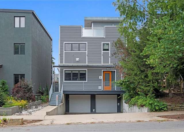 Property at 1303 W 47th St, Kansas City, MO 64112, 3 beds, 2.5 baths
