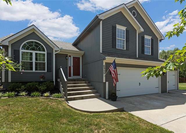 Property at 6905 NE 114th Ct, Kansas City, MO 64156, 3 beds, 2.5 baths