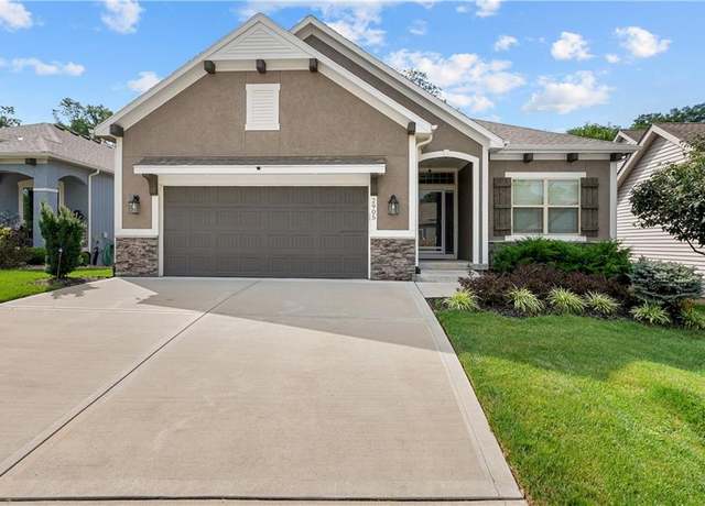 Property at 2905 NW 86th Ter, Kansas City, MO 64154, 4 beds, 3 baths