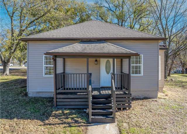 Property at 306 N Olive St, Otterville, MO 65348, 3 beds, 2 baths