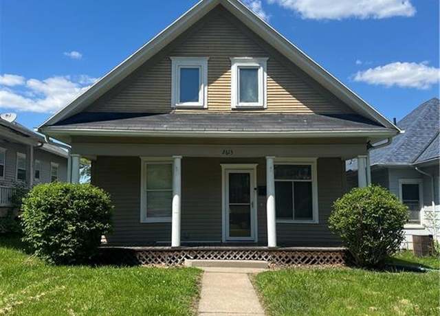 Property at 2613 Monterey St, St Joseph, MO 64506, 3 beds, 2 baths