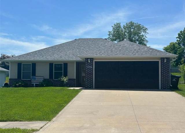Property at 1708 Sunset Dr, Warrensburg, MO 64093, 3 beds, 2 baths