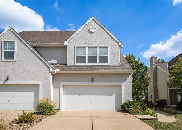 Property at 9215 Boehm Dr, Lenexa, KS 66219, 3 beds, 2.5 baths
