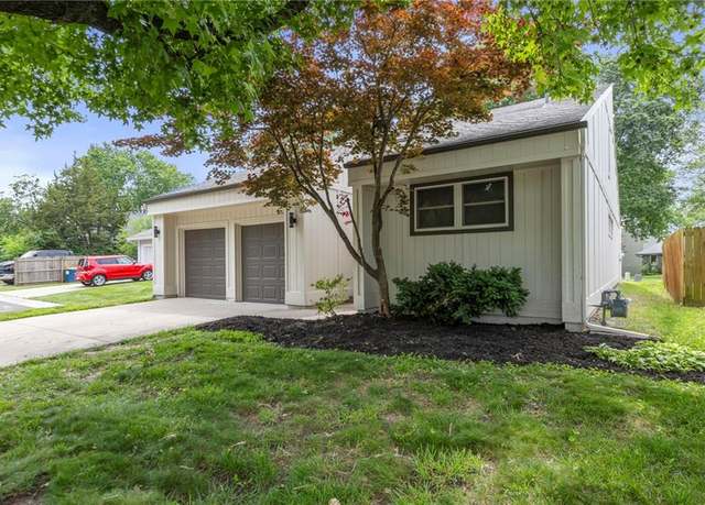 Property at 11917 W 66th St, Shawnee, KS 66216, 4 beds, 3 baths
