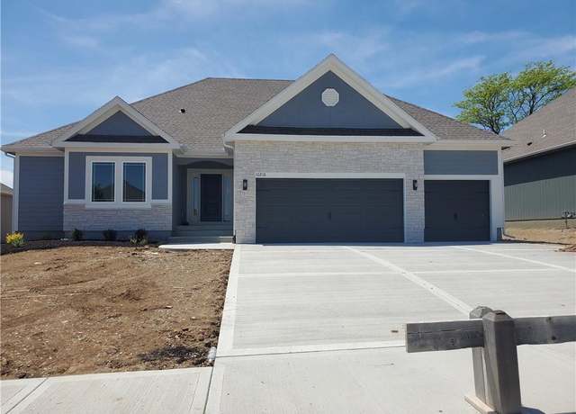 Property at 10216 N Winchester Ave, Kansas City, MO 64156, 4 beds, 3 baths