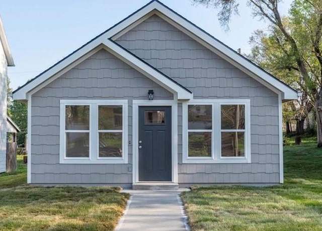 Property at 2405 Lafayette St, St Joseph, MO 64507, 3 beds, 1 bath