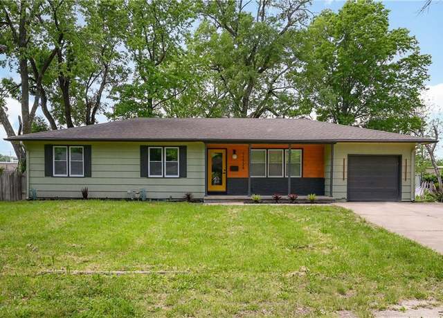 Property at 11524 Sunnyslope Dr, Kansas City, MO 64134, 3 beds, 2 baths