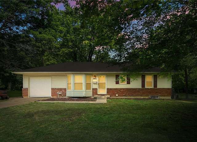 Property at 8600 E 81st St, Raytown, MO 64138, 4 beds, 1.5 baths