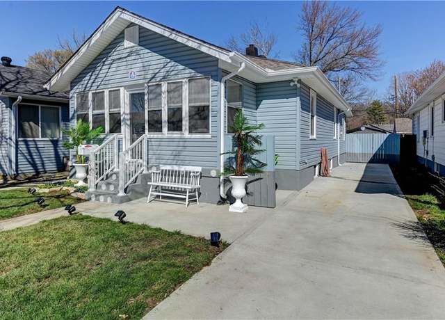Property at 1232 E 24th Ave, North Kansas City, MO 64116, 2 beds, 2 baths