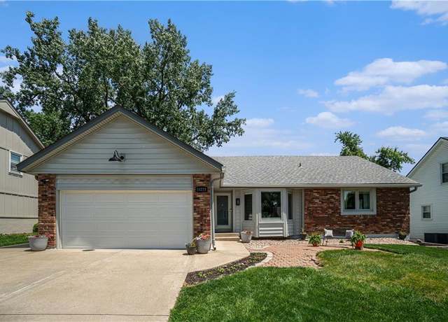 Property at 10229 Gillette St, Lenexa, KS 66215, 4 beds, 3 baths