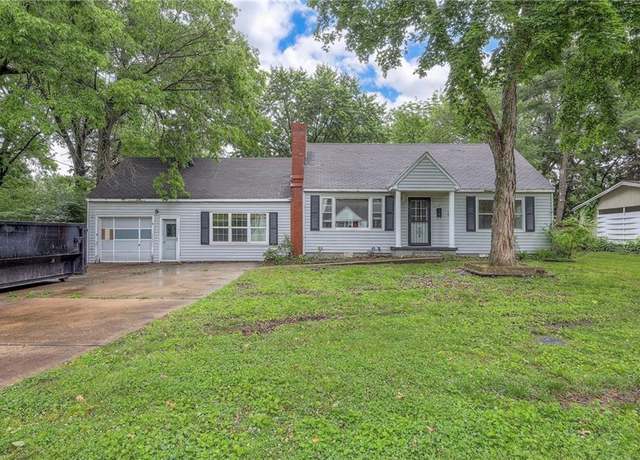 Property at 6815 Marty St, Overland Park, KS 66204, 4 beds, 1.5 baths