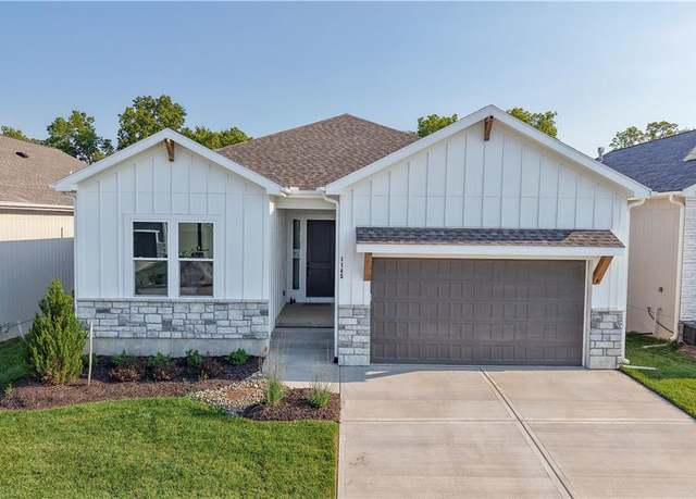 Property at 1145 SW Whitby Dr, Lee's Summit, MO 64083, 3 beds, 2.5 baths