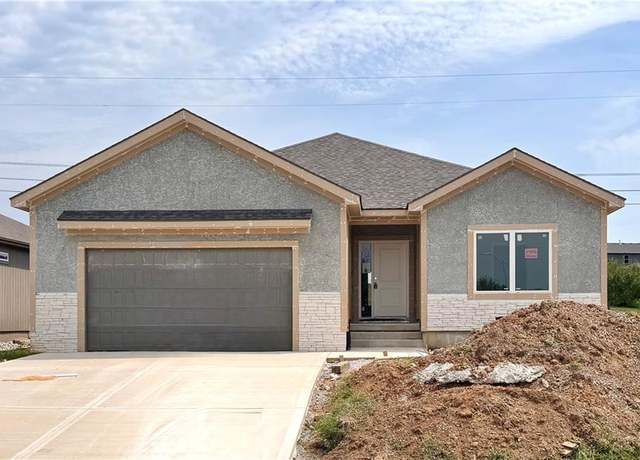 Property at 10101 N Oakland Ave, Kansas City, MO 64157, 3 beds, 2.5 baths