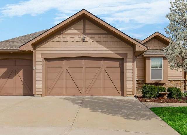 Property at 4925 NW Ridgewood Ct, Riverside, MO 64150, 4 beds, 3 baths
