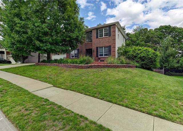 Property at 3403 E Devonshire Dr, St Joseph, MO 64506, 4 beds, 3.5 baths