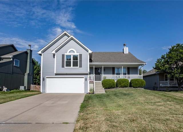 Property at 12497 S Marion St, Olathe, KS 66061, 3 beds, 3 baths