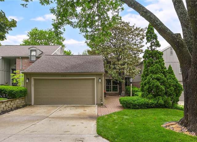 Property at 4414 112th Ter, Leawood, KS 66211, 4 beds, 3.5 baths