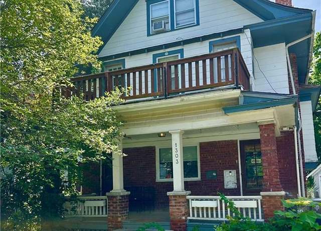 Property at 1303 W 40th St, Kansas City, MO 64111, 9 beds, 6 baths
