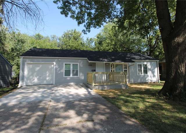 Property at 7225 Flora Ave, Kansas City, MO 64131, 3 beds, 1.5 baths