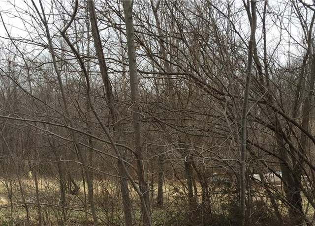 Property at 403 N Countryside Rd, Blue Springs, MO 64015
