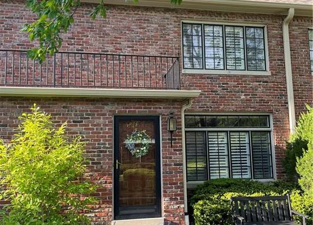 Property at 8353 Somerset Dr, Prairie Village, KS 66207, 2 beds, 2.5 baths