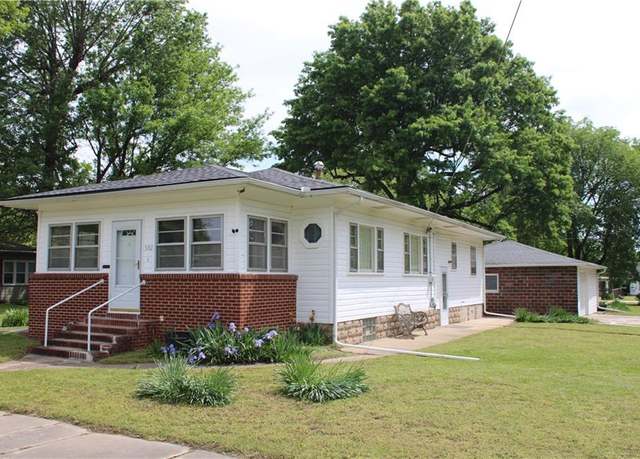 Property at 502 N Highland St, Pittsburg, KS 66762, 3 beds, 1.5 baths