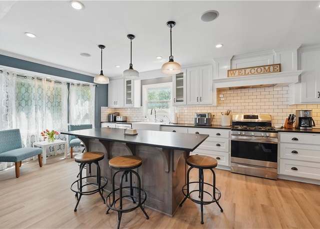 Property at 9849 Riggs St, Overland Park, KS 66212, 5 beds, 4.5 baths