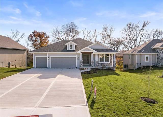 Property at 19455 W 114th Ter, Olathe, KS 66061, 4 beds, 3 baths